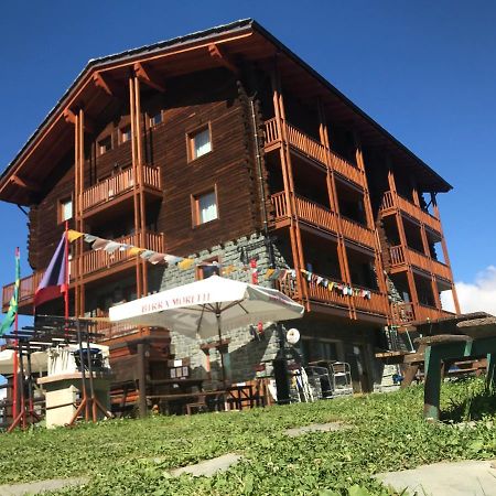 Edelweiss Hotel Чамполук Екстериор снимка
