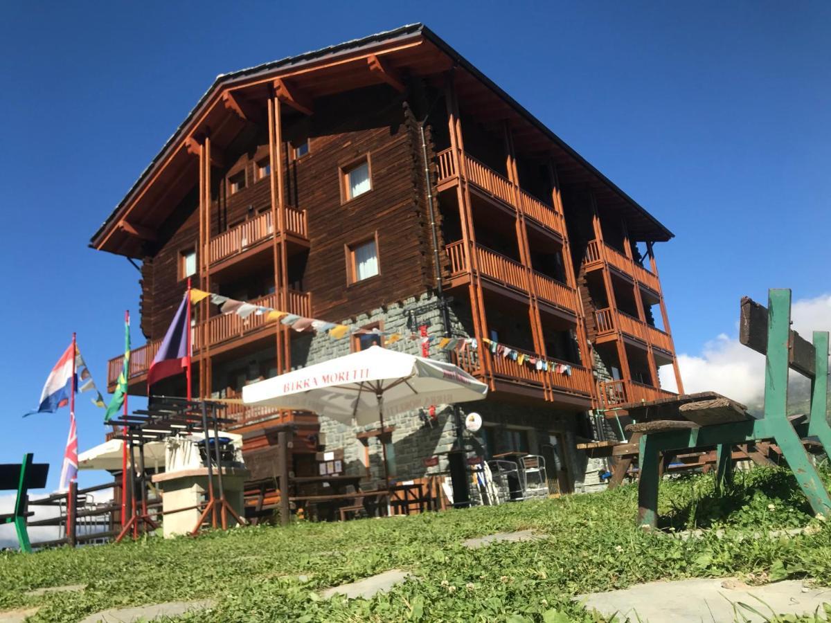 Edelweiss Hotel Чамполук Екстериор снимка