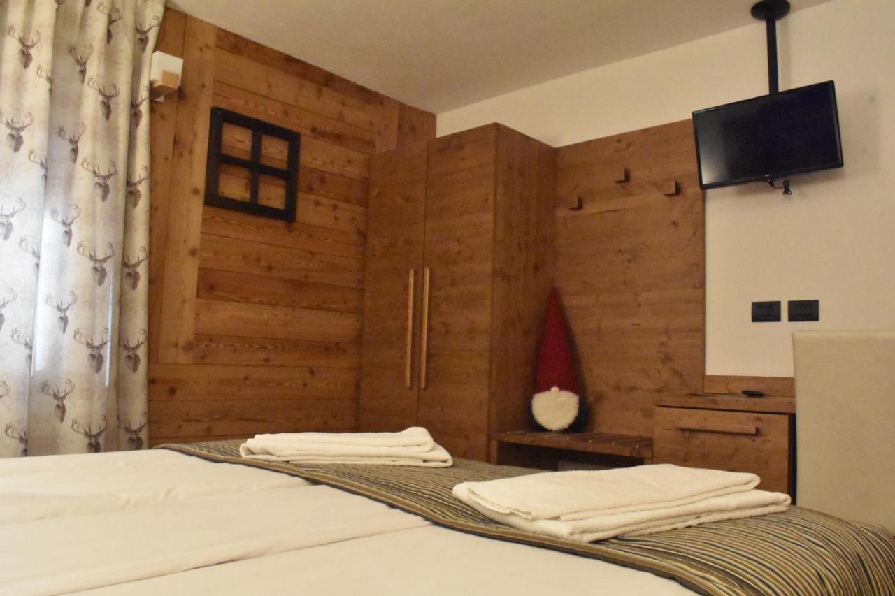 Edelweiss Hotel Чамполук Екстериор снимка