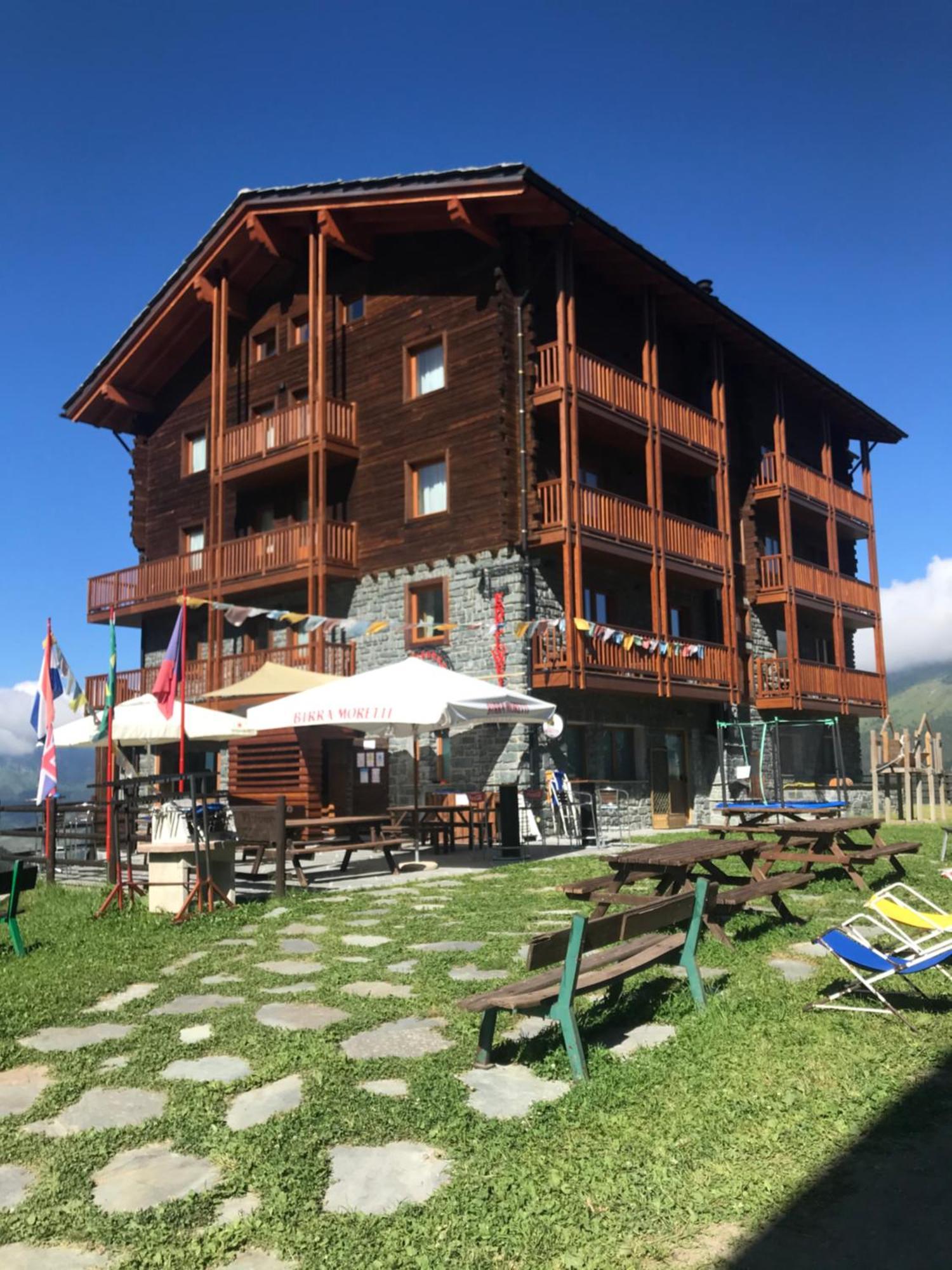 Edelweiss Hotel Чамполук Екстериор снимка