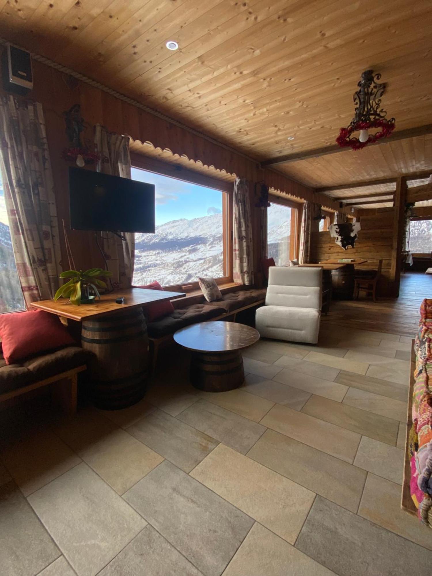 Edelweiss Hotel Чамполук Екстериор снимка
