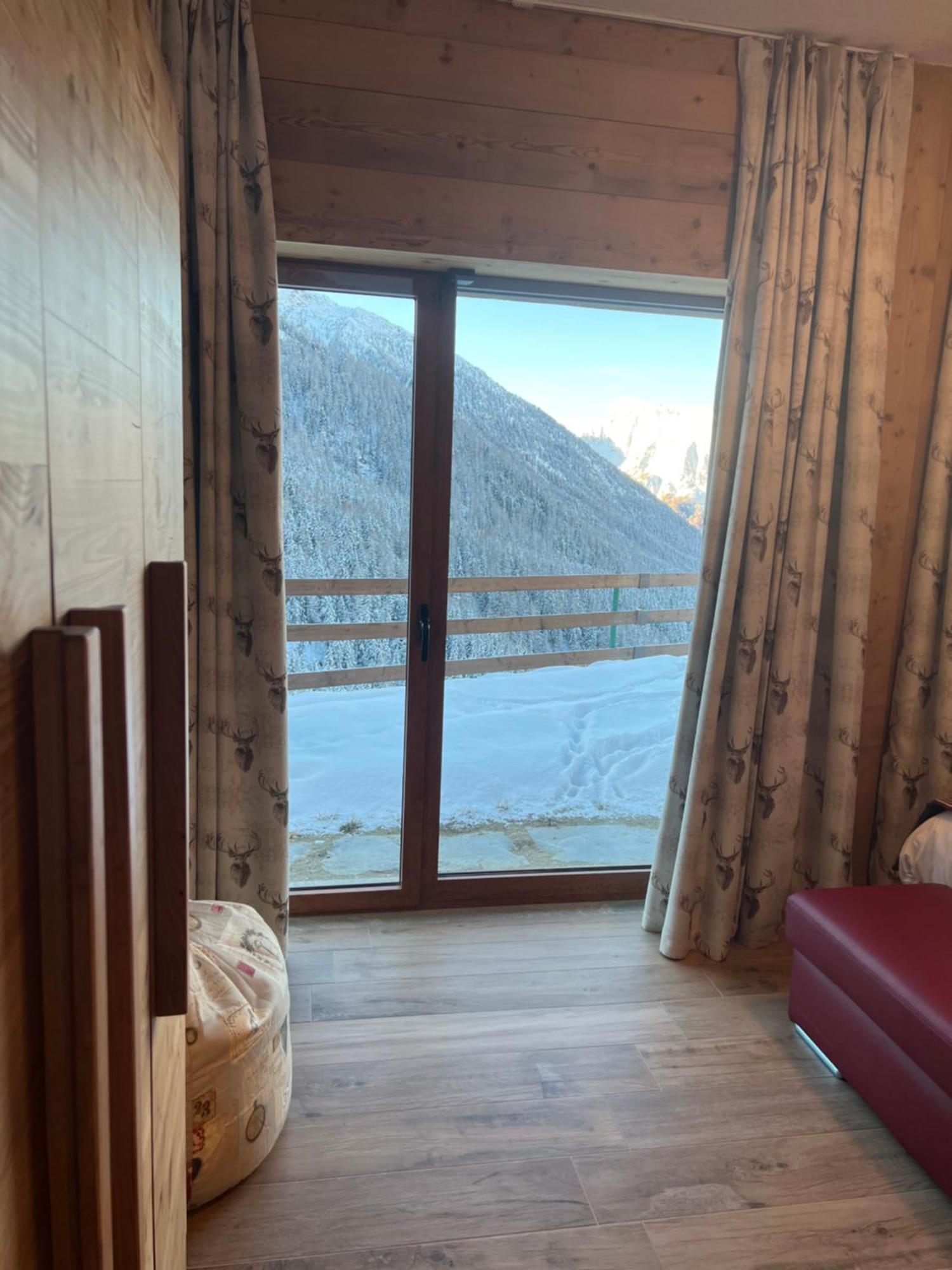 Edelweiss Hotel Чамполук Екстериор снимка