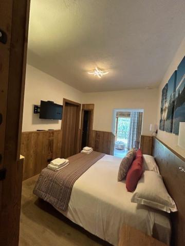 Edelweiss Hotel Чамполук Екстериор снимка