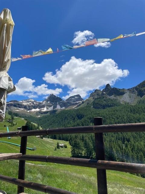 Edelweiss Hotel Чамполук Екстериор снимка